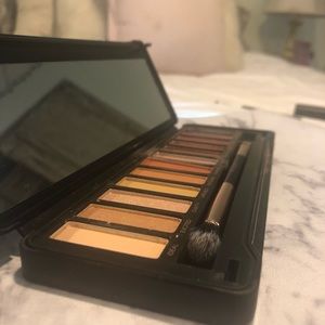 -Amber Eyes- •Eyeshadow Palette•